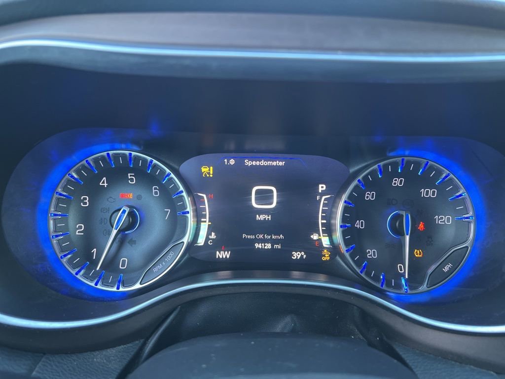 Used 2017 Chrysler Pacifica Touring-L Plus w/ Advanced Safetytec Group image 18