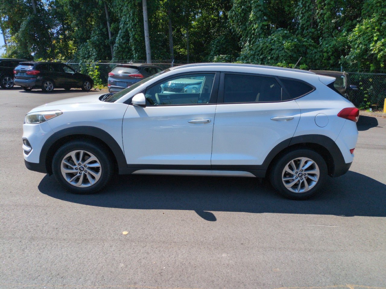 Used 2017 Hyundai Tucson SE AWD/4WD image 3