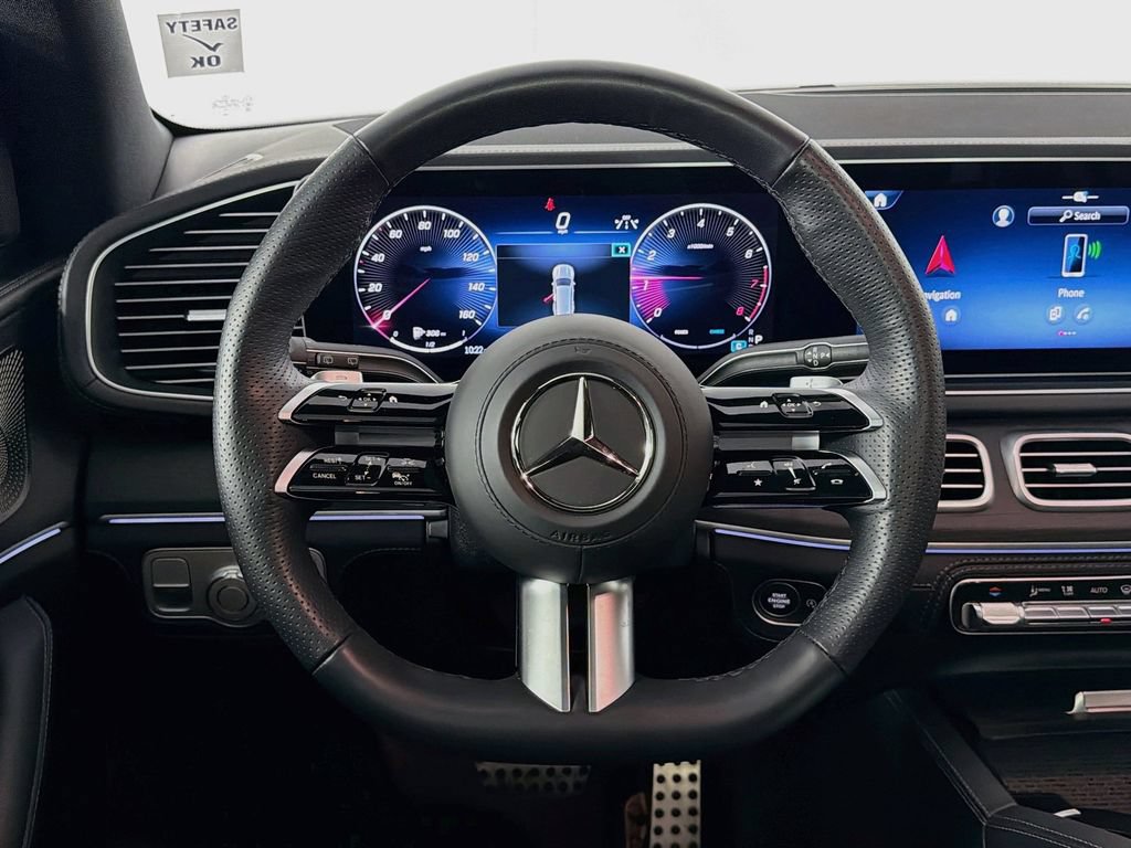 Used 2025 Mercedes-Benz GLS 580 4MATIC image 11