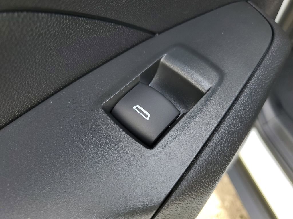 New 2026 Chevrolet Trax RS w/ Sunroof Package image 17