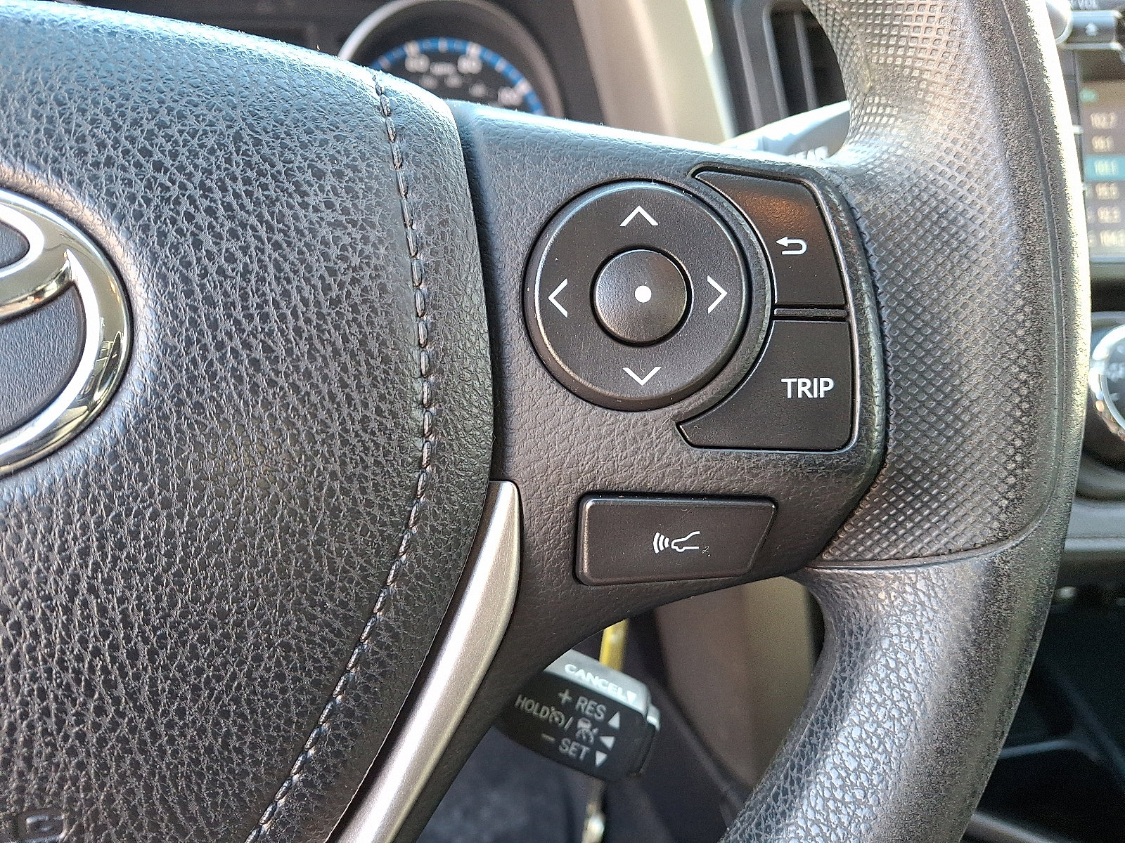 Used 2017 Toyota RAV4 LE image 23