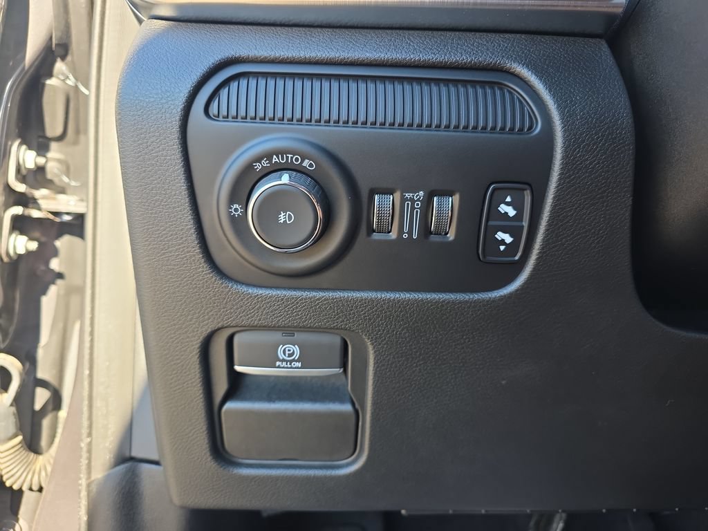 Used 2024 Jeep Wagoneer Series II AWD/4WD image 28