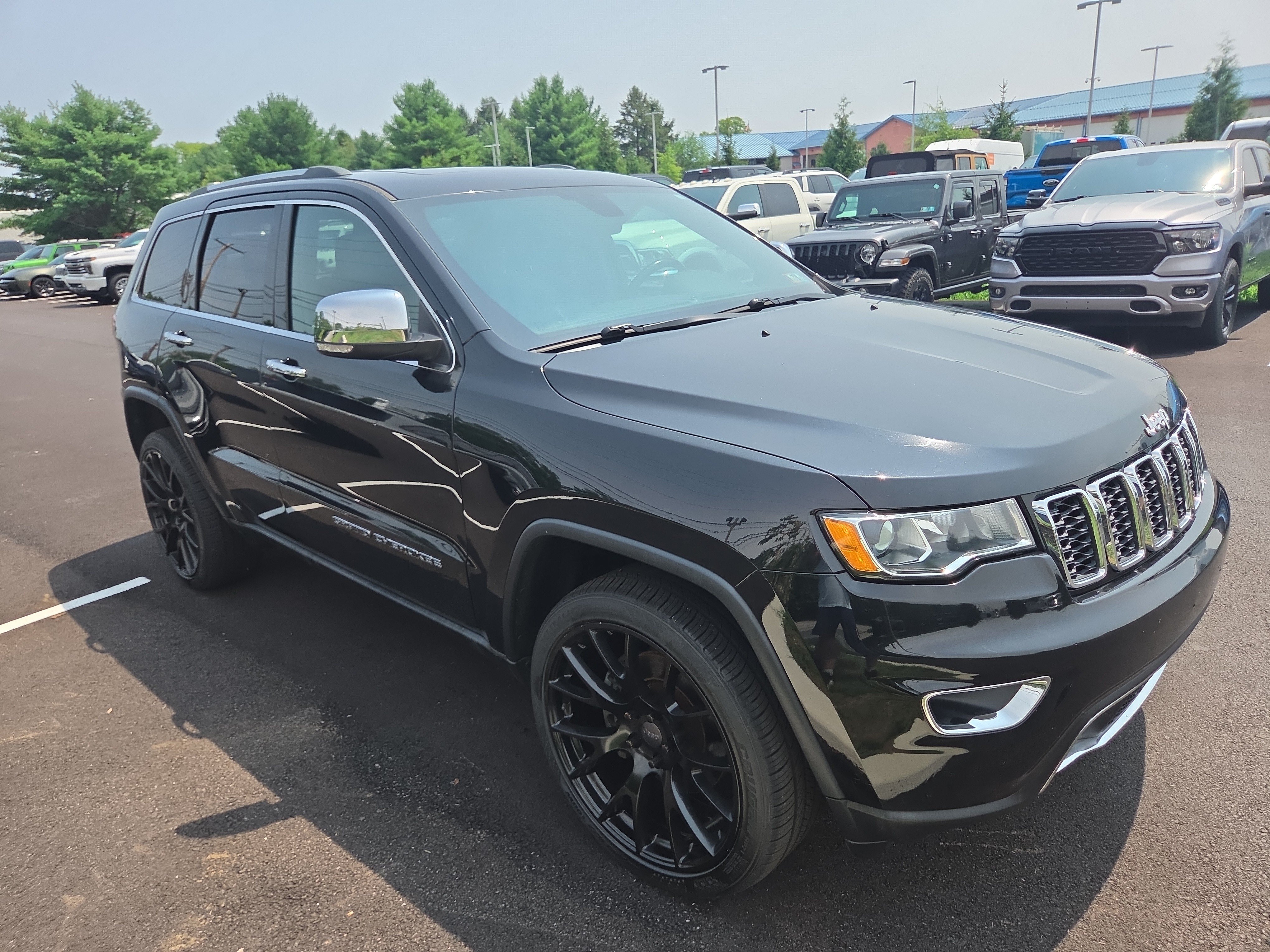 Used 2021 Jeep Grand Cherokee Limited AWD/4WD image 19