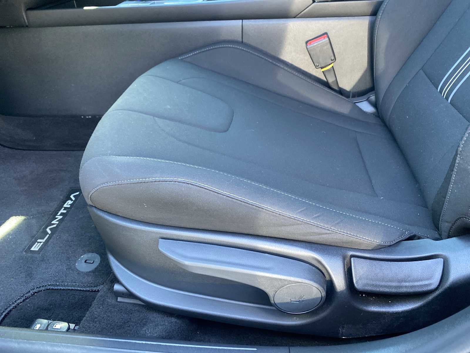 Certified 2025 Hyundai Elantra Blue image 26