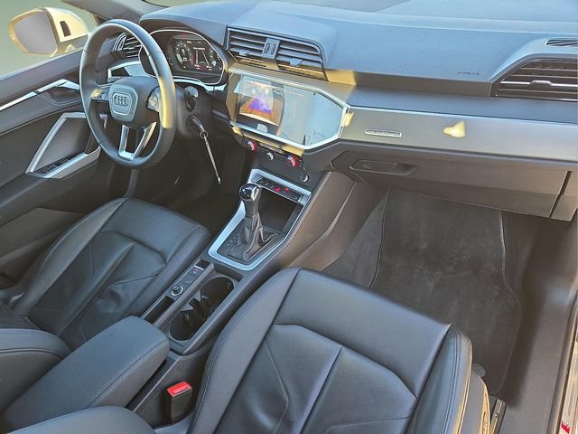 Used 2025 Audi Q3 2.0T Premium image 12