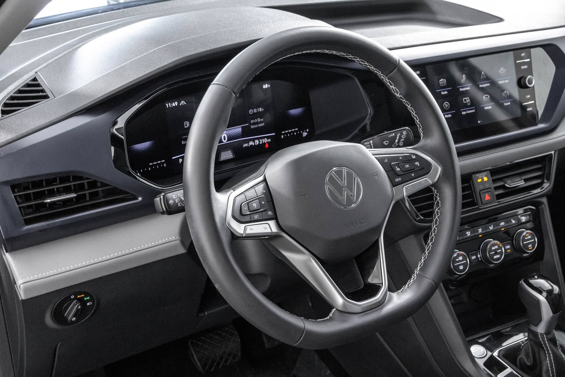 Used 2024 Volkswagen Taos SE w/ Panoramic Sunroof Package AWD/4WD image 35
