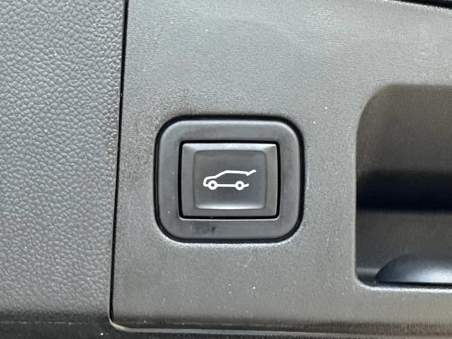 Certified 2023 Cadillac XT4 Premium Luxury AWD/4WD image 12