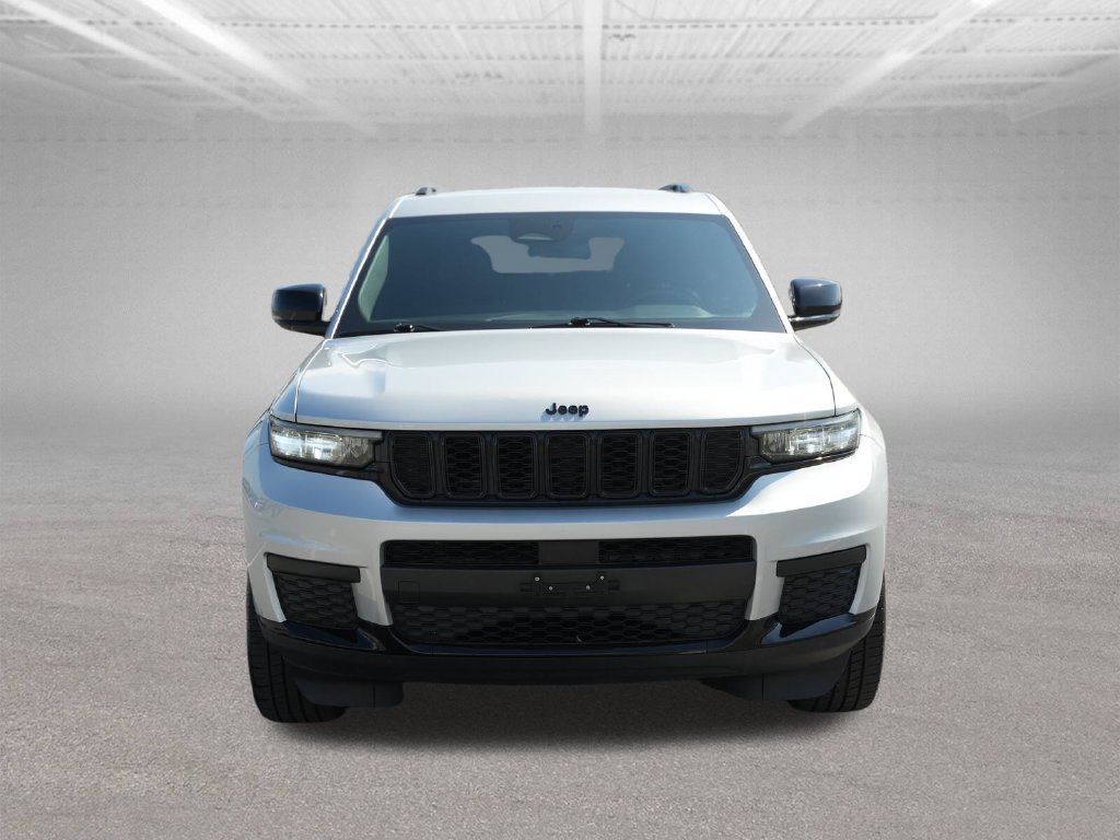 Used 2021 Jeep Grand Cherokee L Laredo RWD image 2