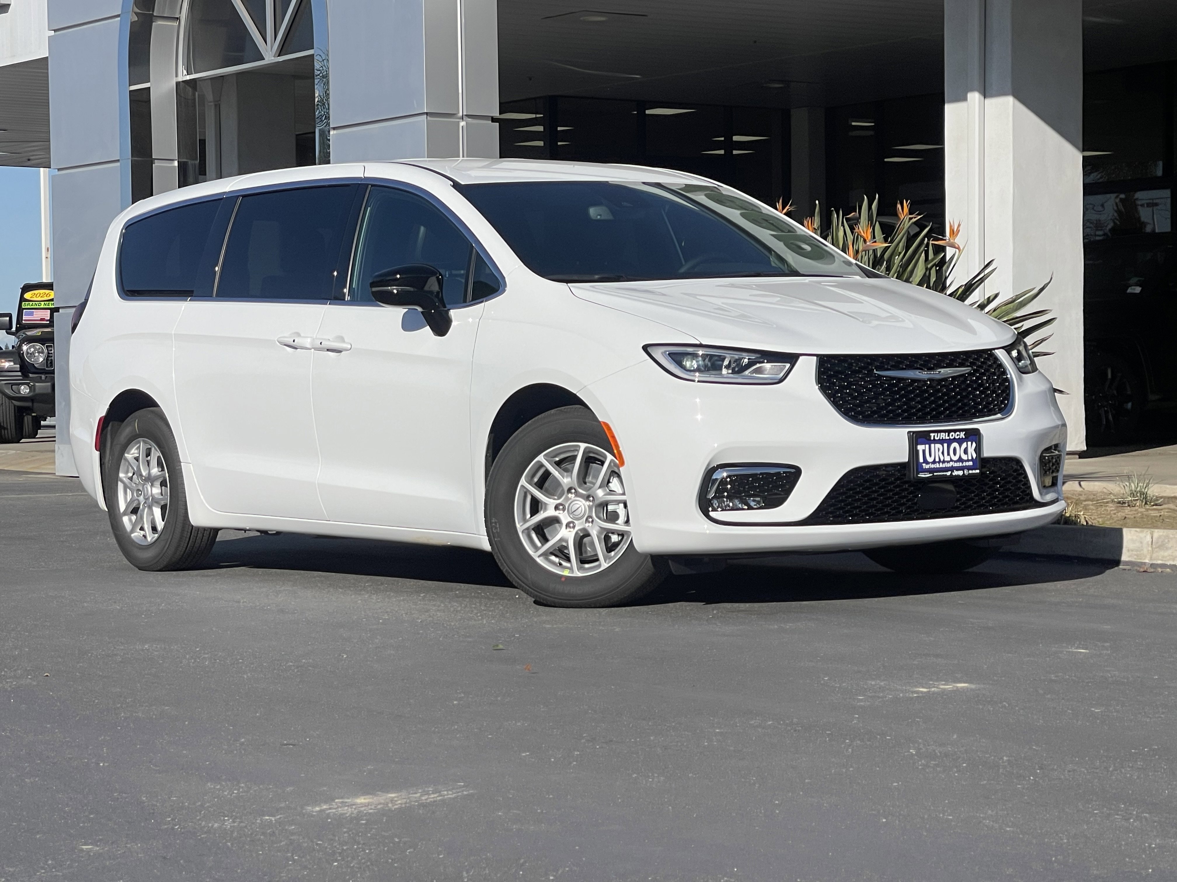 New 2026 Chrysler Pacifica Select image 1