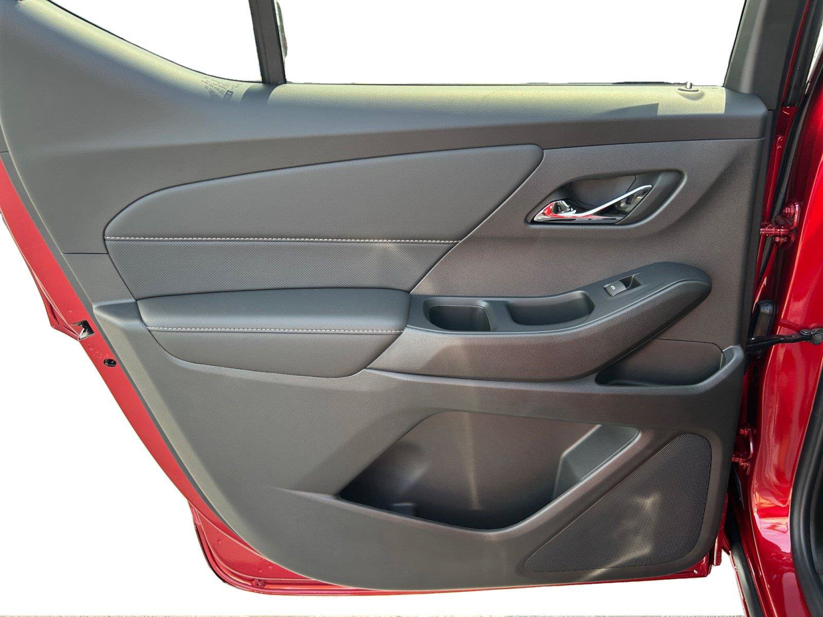 Used 2023 Chevrolet Traverse Premier FWD image 17