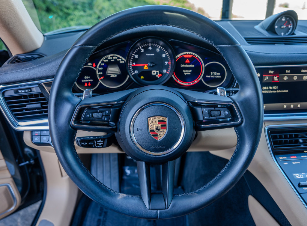 Used 2023 Porsche Panamera w/ Premium Package RWD image 5