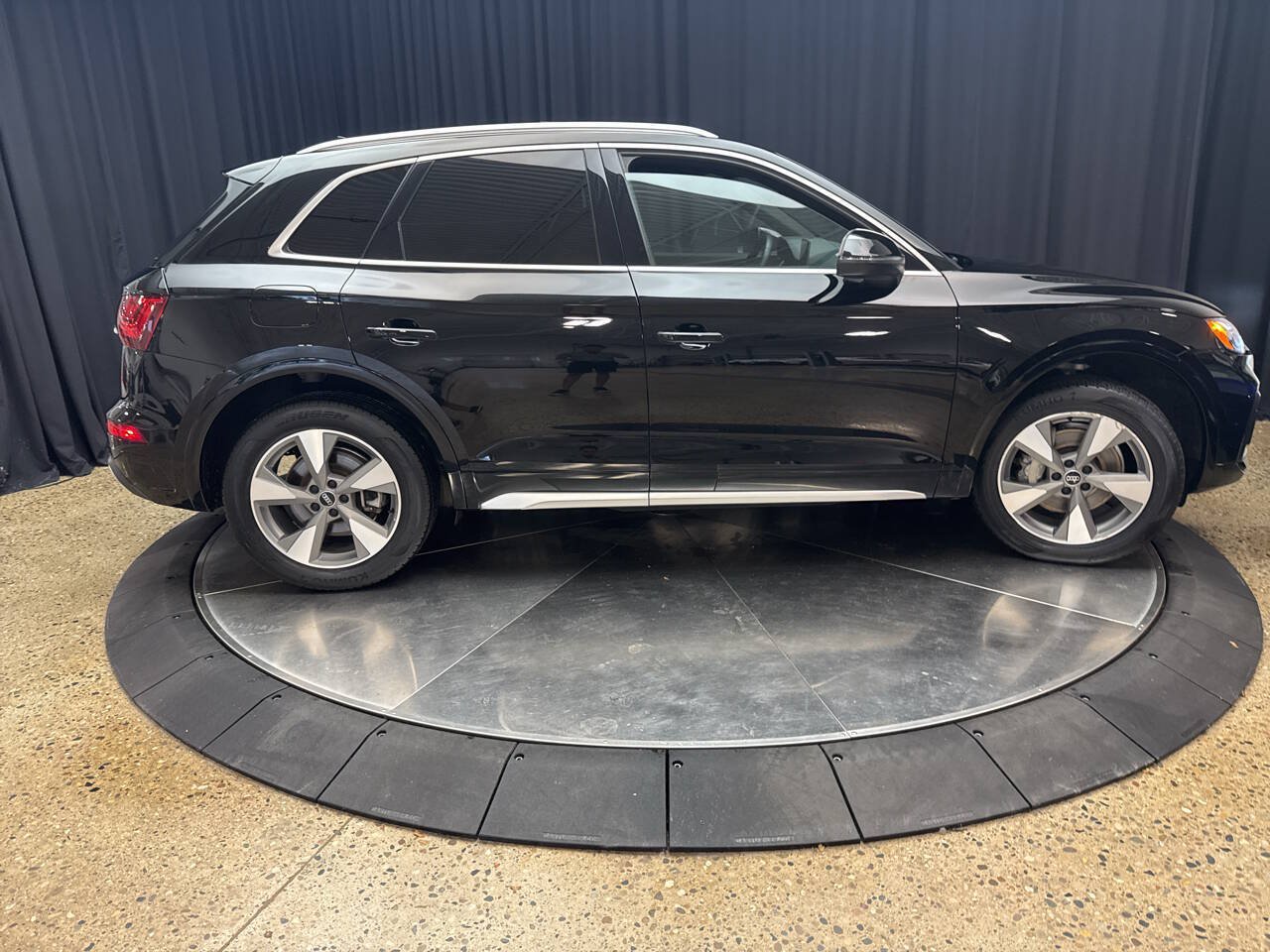 Used 2023 Audi Q5 2.0T Premium w/ Convenience Package AWD/4WD image 7