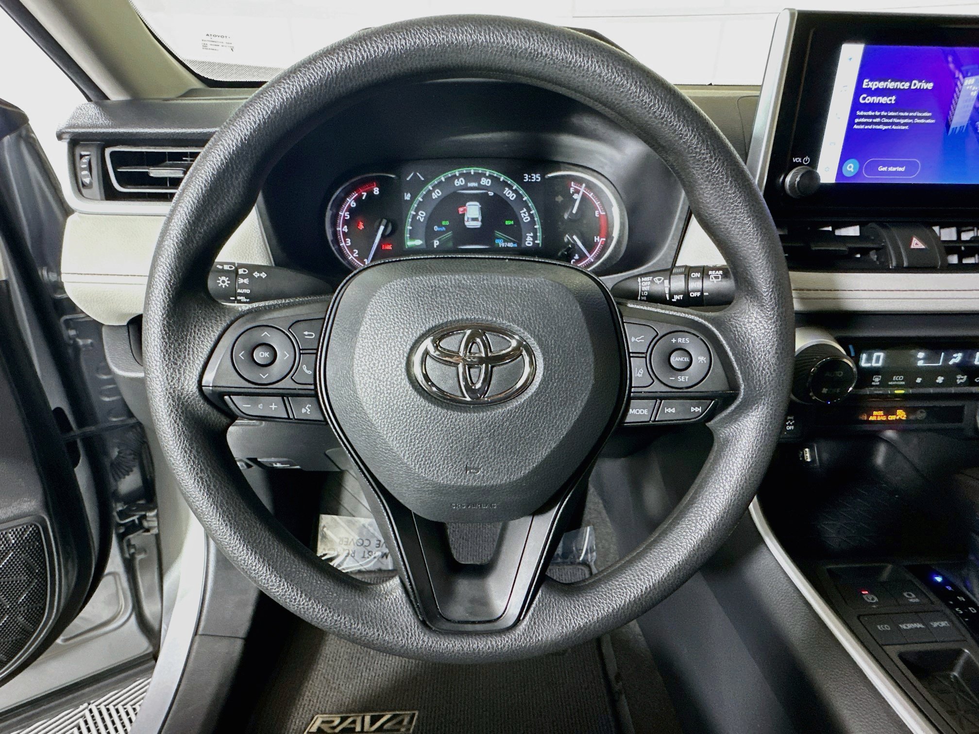 Used 2023 Toyota RAV4 XLE FWD image 15