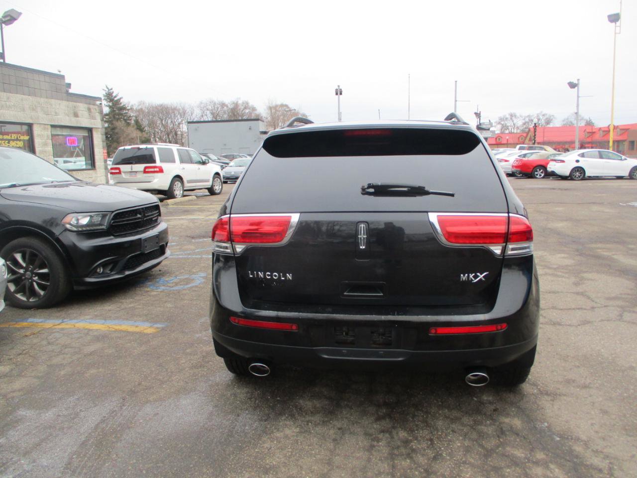 Used 2012 Lincoln MKX FWD image 6