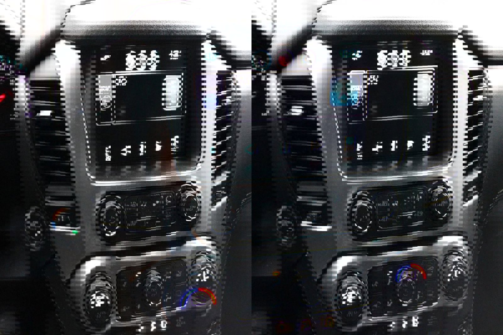 Used 2015 Chevrolet Suburban LTZ image 15