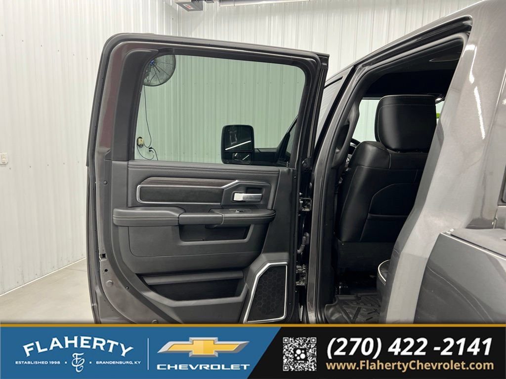 Used 2025 RAM 3500 Laramie w/ Max Tow Package AWD/4WD image 10