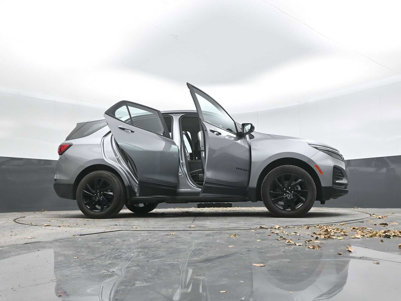 Used 2024 Chevrolet Equinox LS w/ Sport Edition image 44