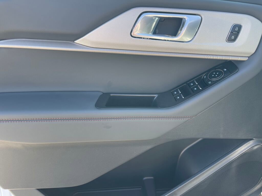 New 2026 Ford Explorer Active w/ Active Comfort Package image 7