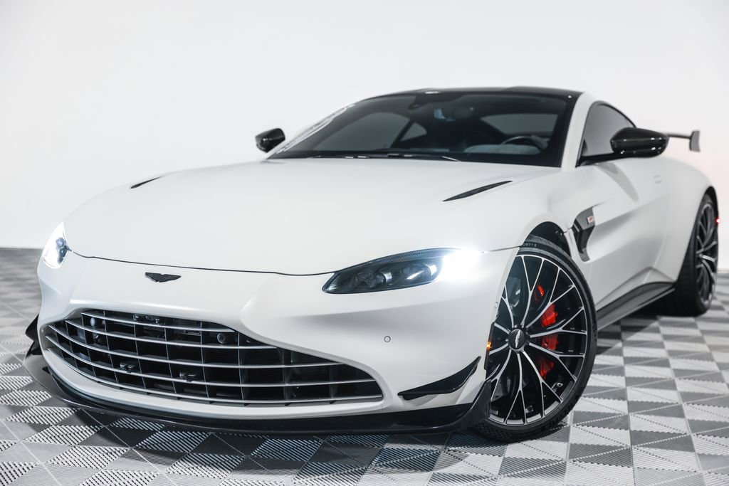 Used 2023 Aston Martin V8 Vantage Coupe RWD image 9