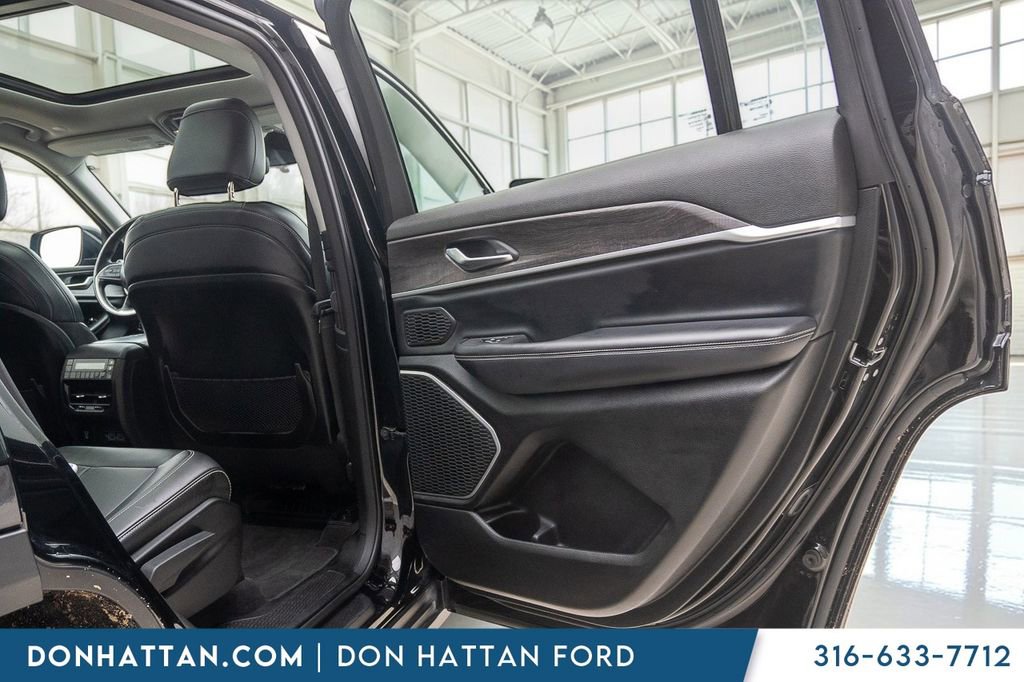 Used 2021 Jeep Grand Cherokee L Limited image 24
