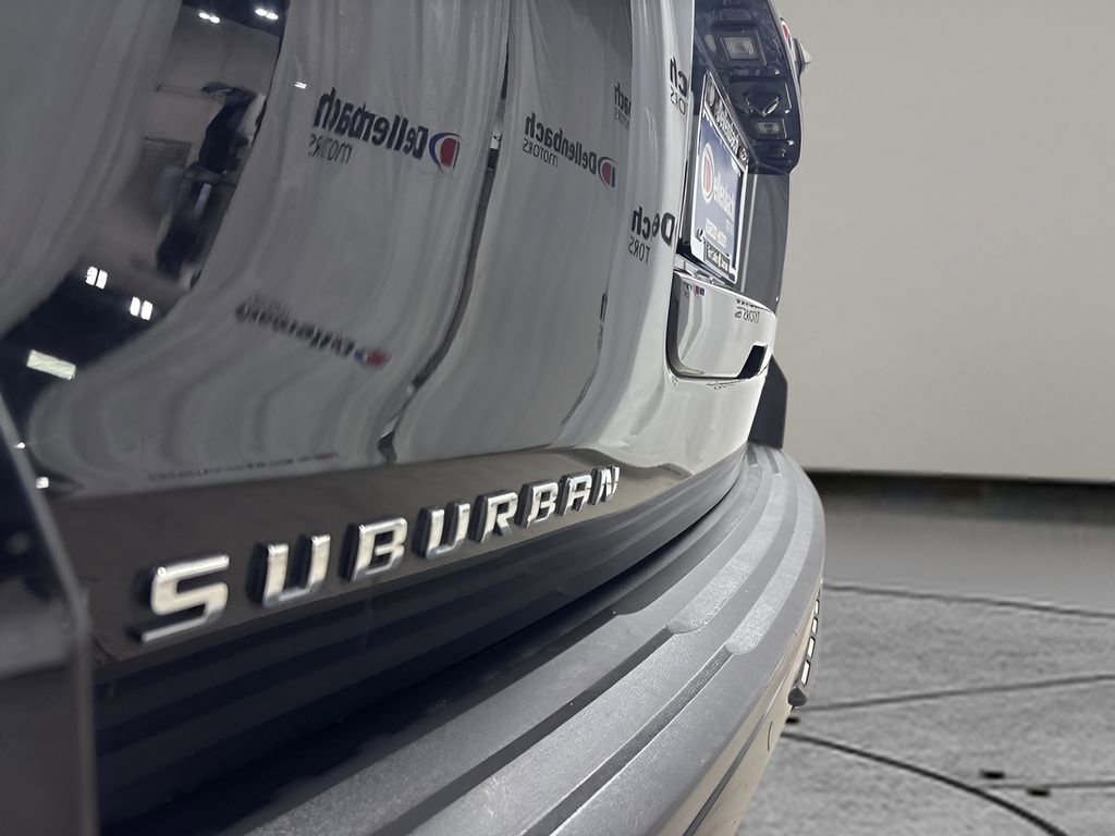 Used 2017 Chevrolet Suburban LT image 19