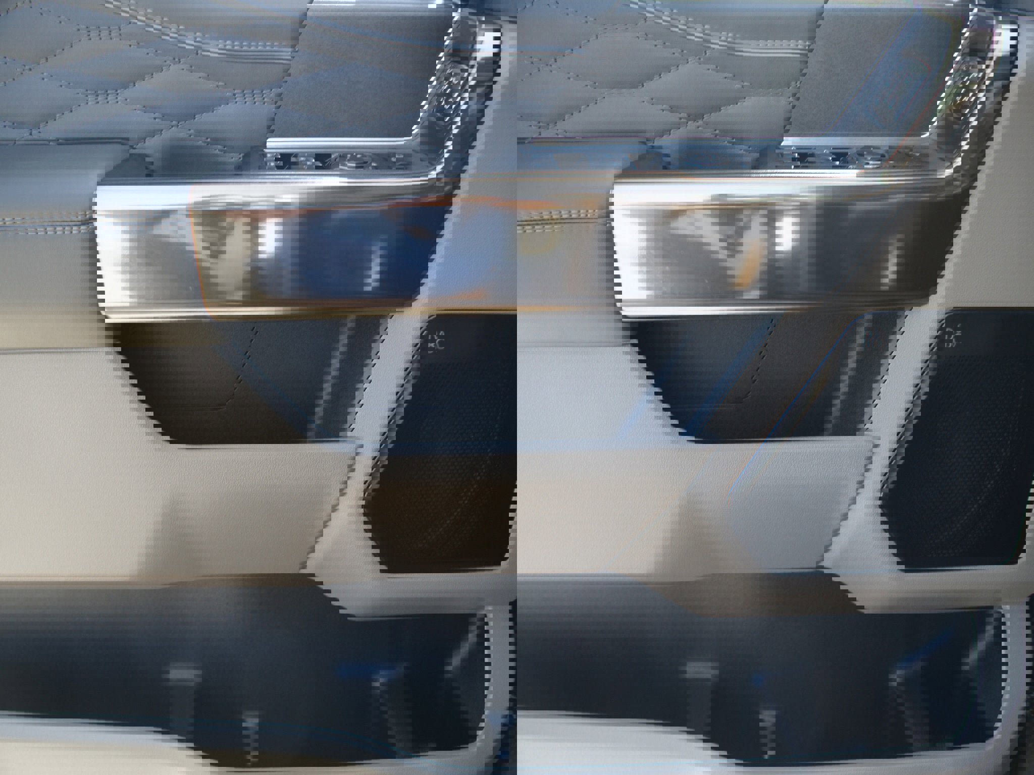 Used 2025 Ford F250 Platinum w/ Platinum Plus Package image 30