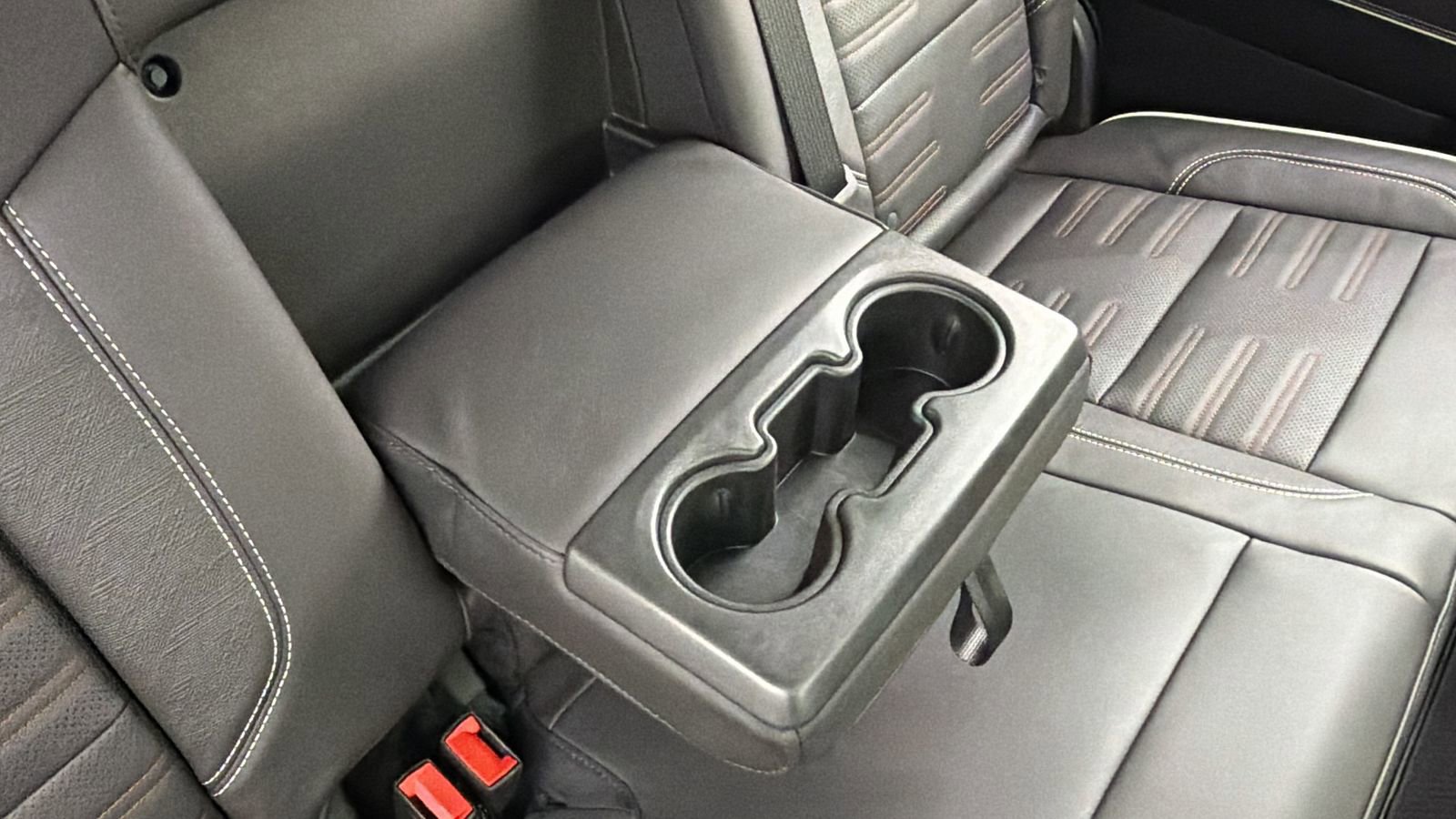 Used 2025 GMC Sierra 1500 AT4X image 44