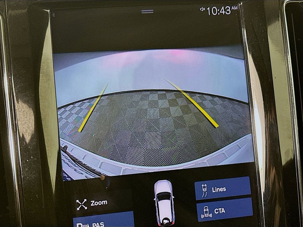 Used 2021 Volvo XC60 T5 Momentum w/ Premium Package image 23