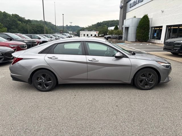 Used 2023 Hyundai Elantra SEL FWD image 6