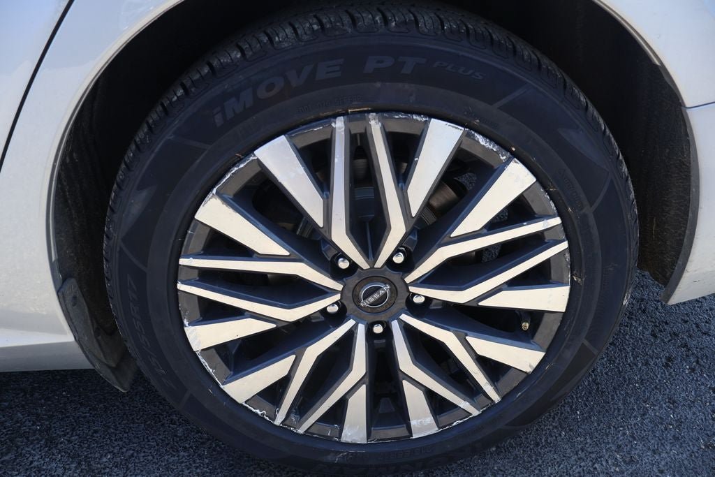 Used 2024 Nissan Altima 2.5 SV FWD image 10