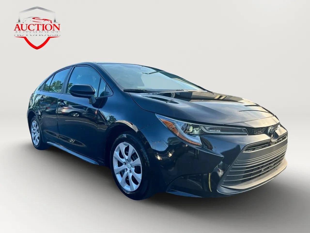 Used 2023 Toyota Corolla LE FWD image 3