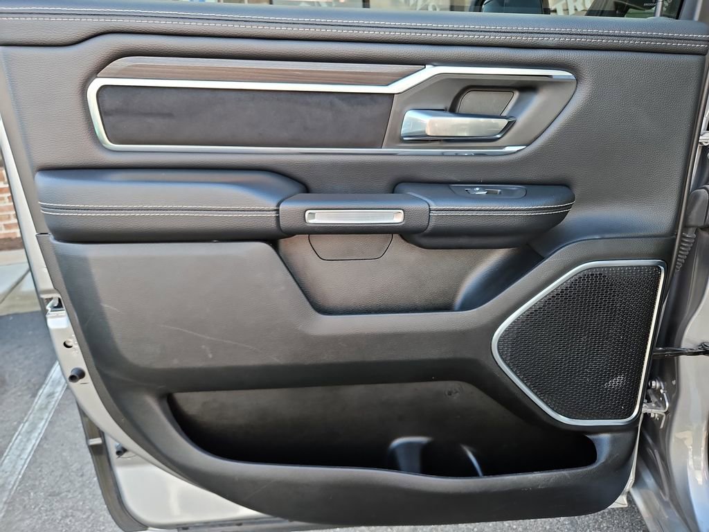Used 2025 RAM 1500 Laramie image 33