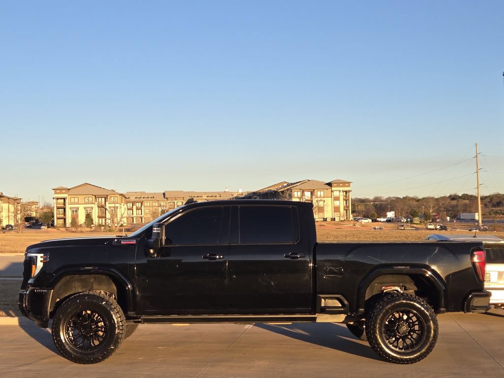 Used 2024 GMC Sierra 2500 AT4 w/ AT4 Premium Plus Package AWD/4WD image 4