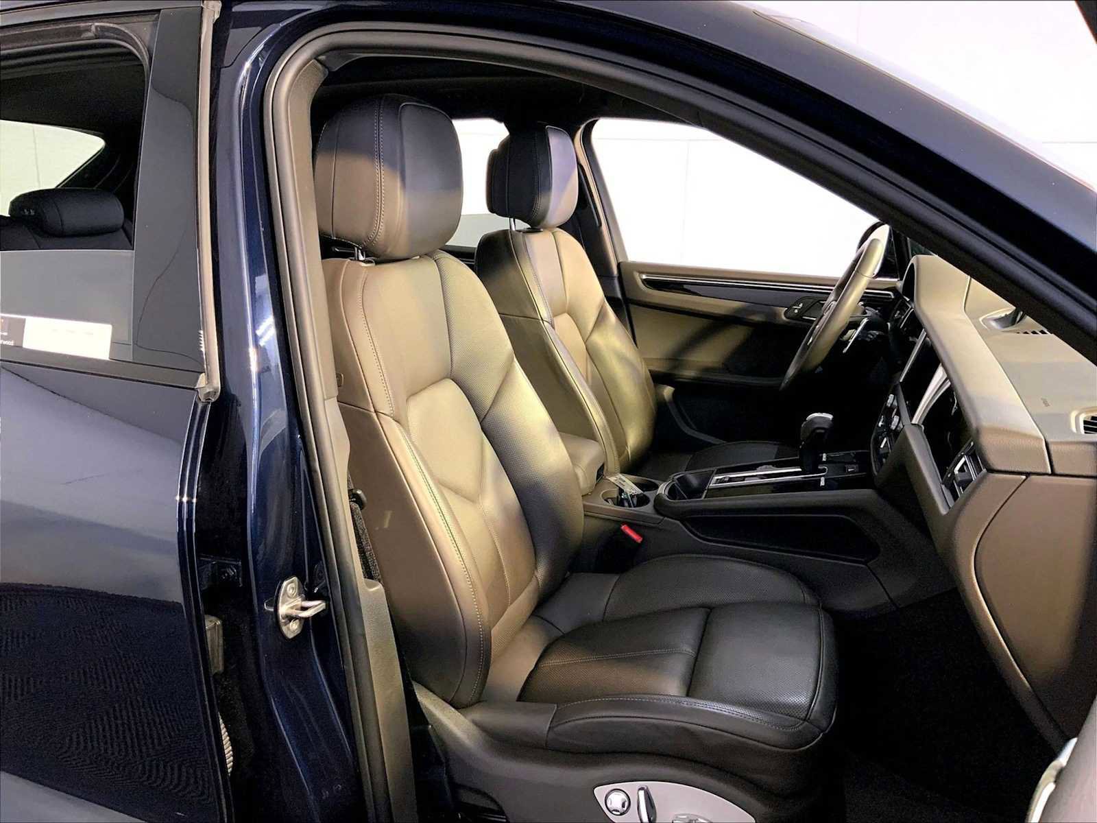 Certified 2023 Porsche Macan image 18