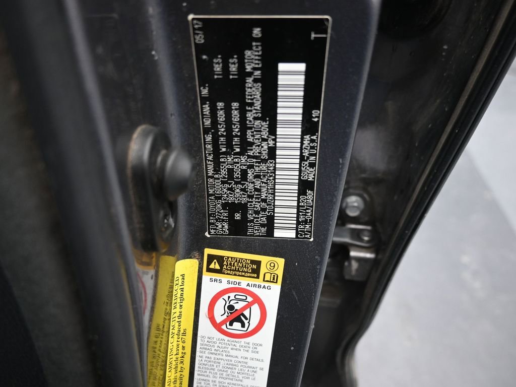 Used 2017 Toyota Highlander XLE image 17