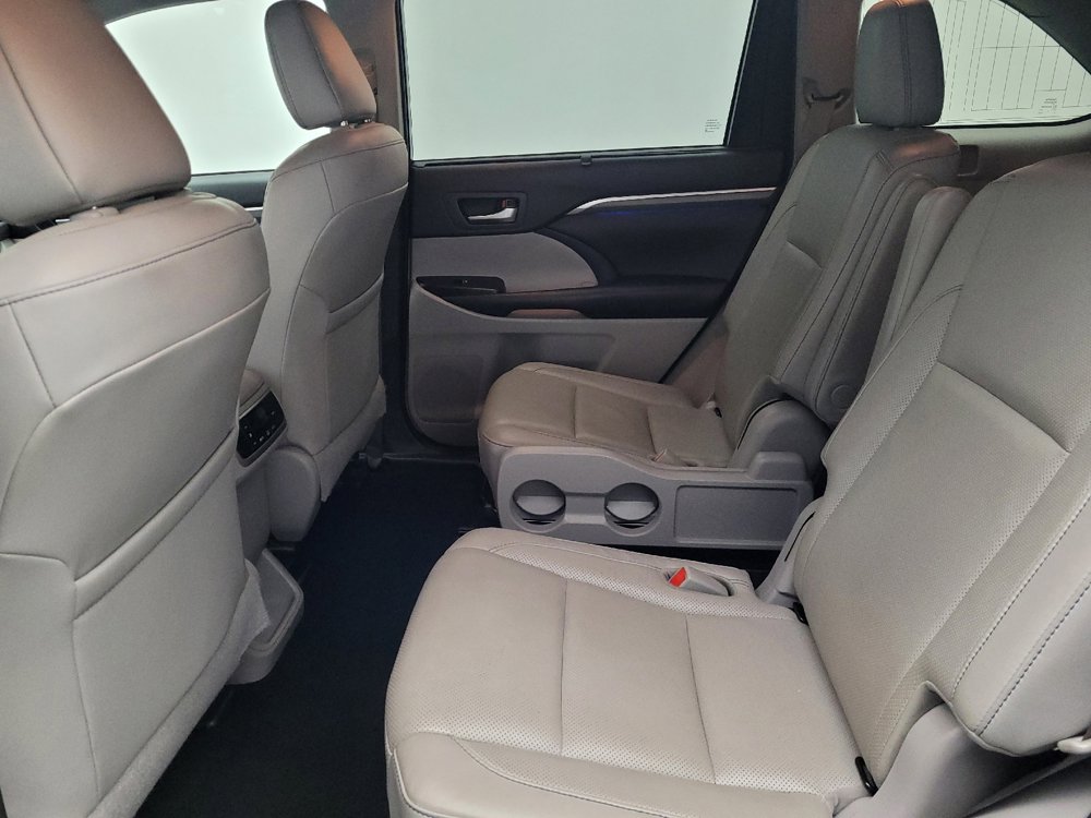 Used 2019 Toyota Highlander Limited image 18