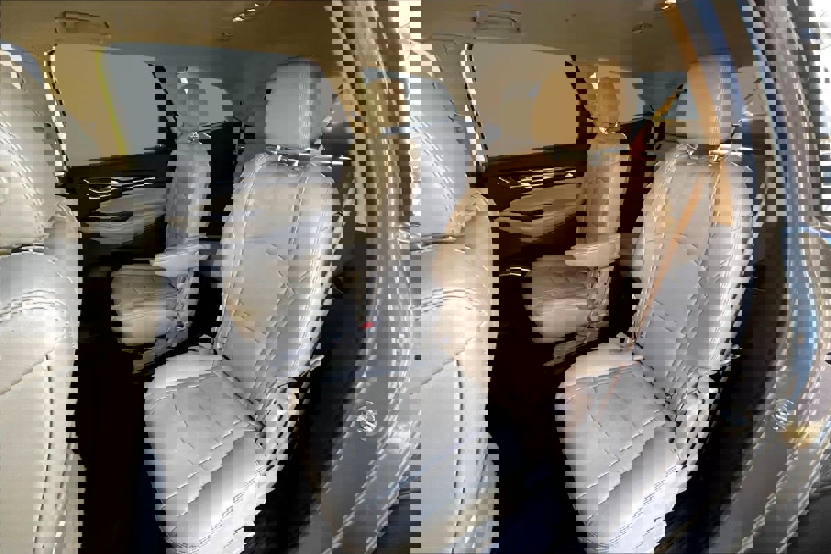 Used 2019 Buick Enclave Essence image 26