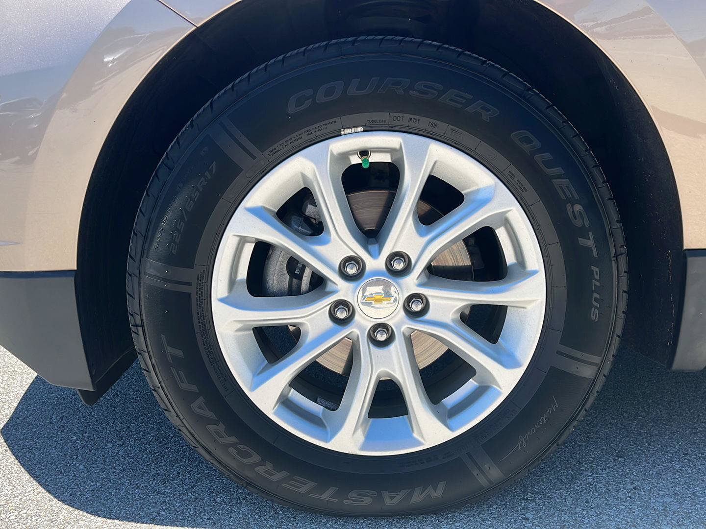 Used 2018 Chevrolet Equinox LT FWD image 10