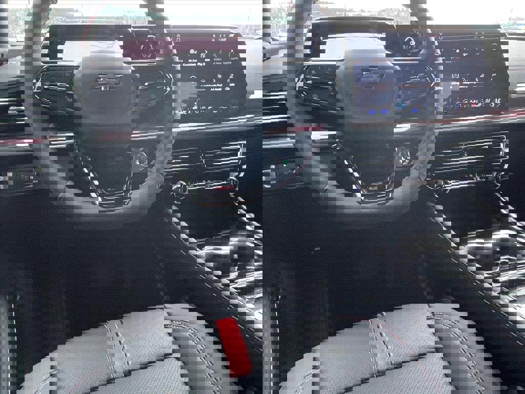 New 2026 Chevrolet Traverse RS image 2