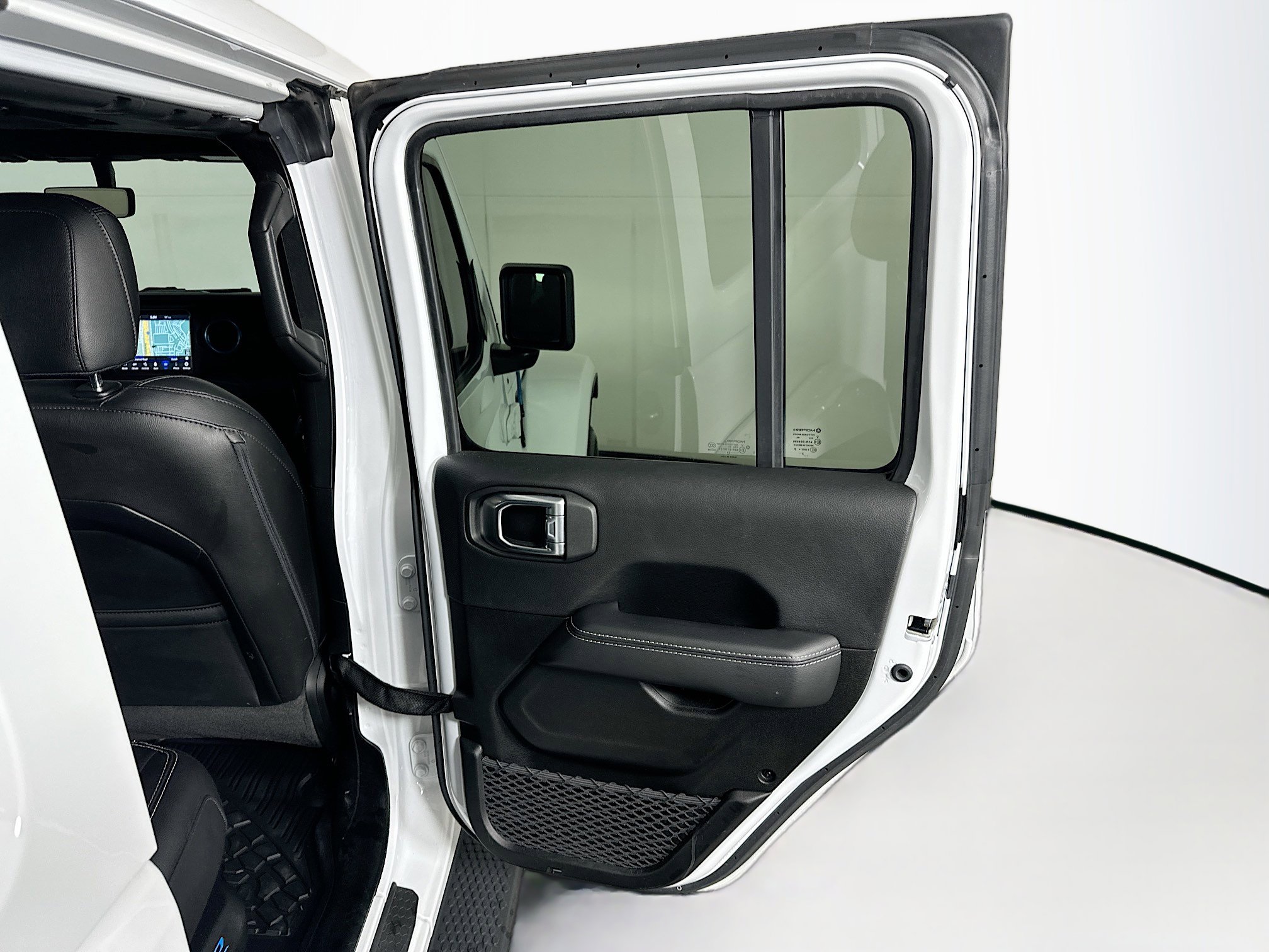 Used 2023 Jeep Wrangler Sahara w/ Cold Weather Group image 28