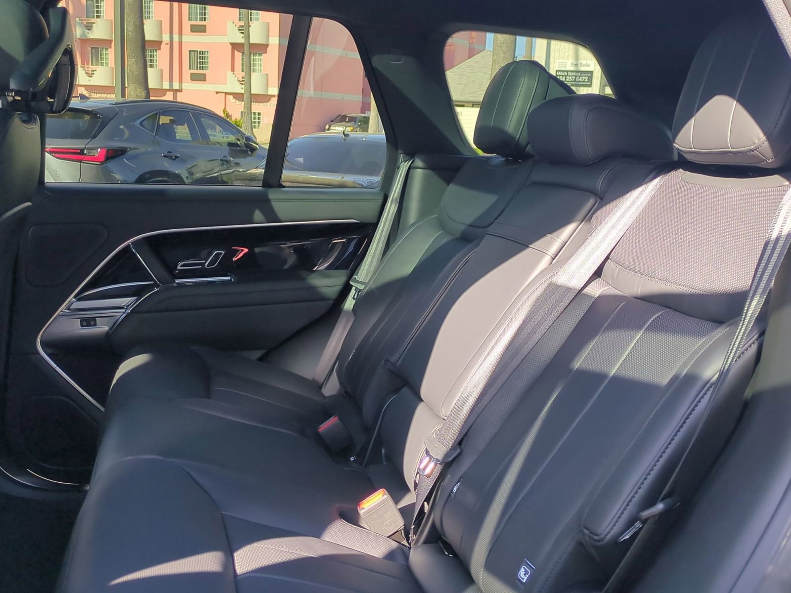 New 2026 Land Rover Range Rover SE image 25