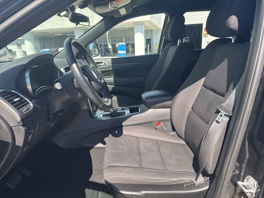 Used 2019 Jeep Grand Cherokee Laredo image 7