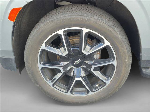Used 2024 Chevrolet Suburban RST w/ Luxury Package AWD/4WD image 10