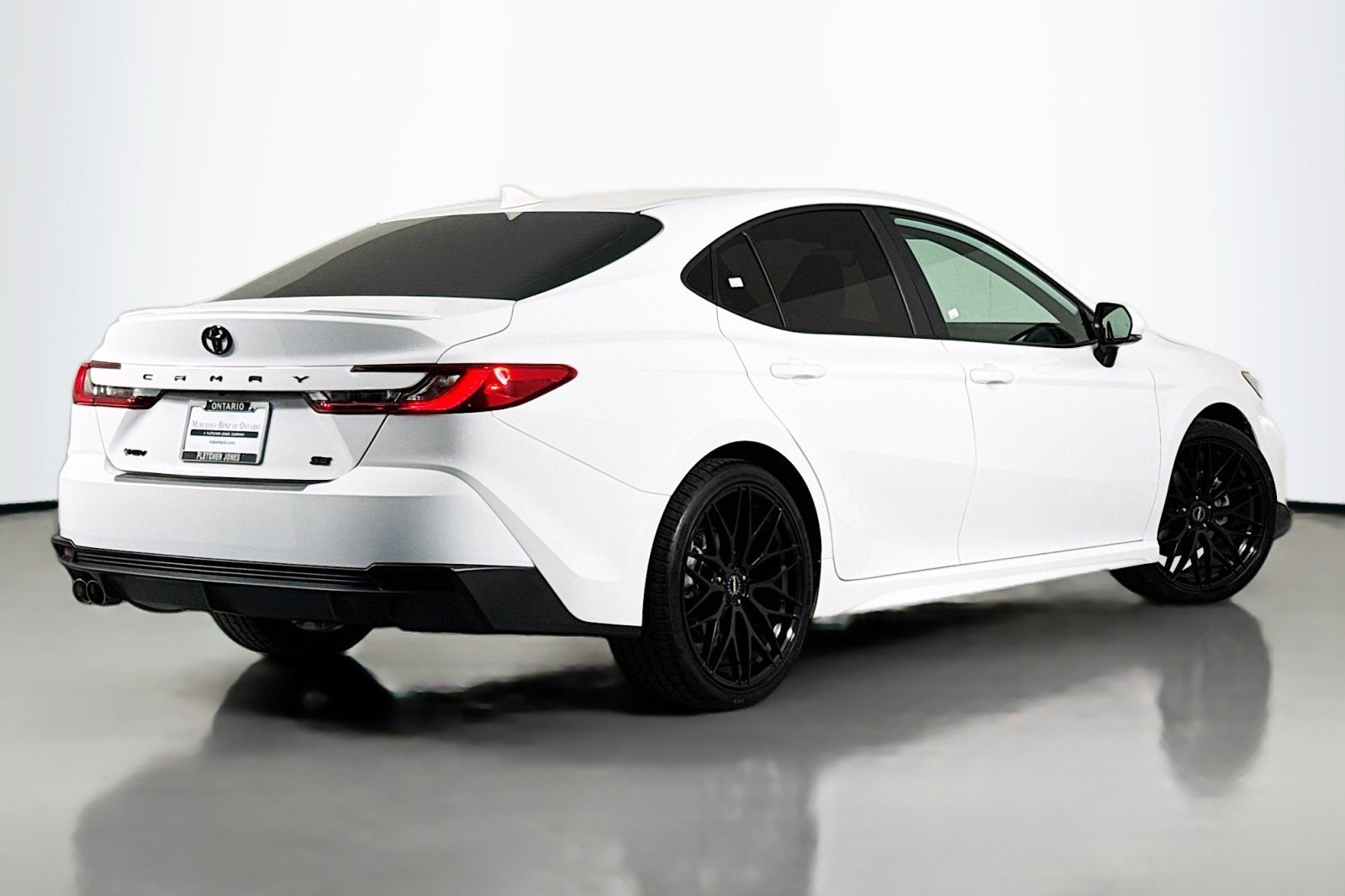 Used 2025 Toyota Camry SE w/ Convenience Package image 11