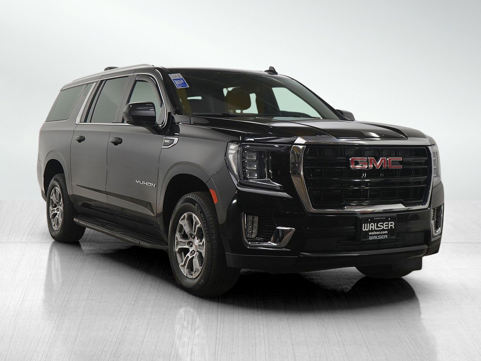 Used 2023 GMC Yukon XL SLE image 7