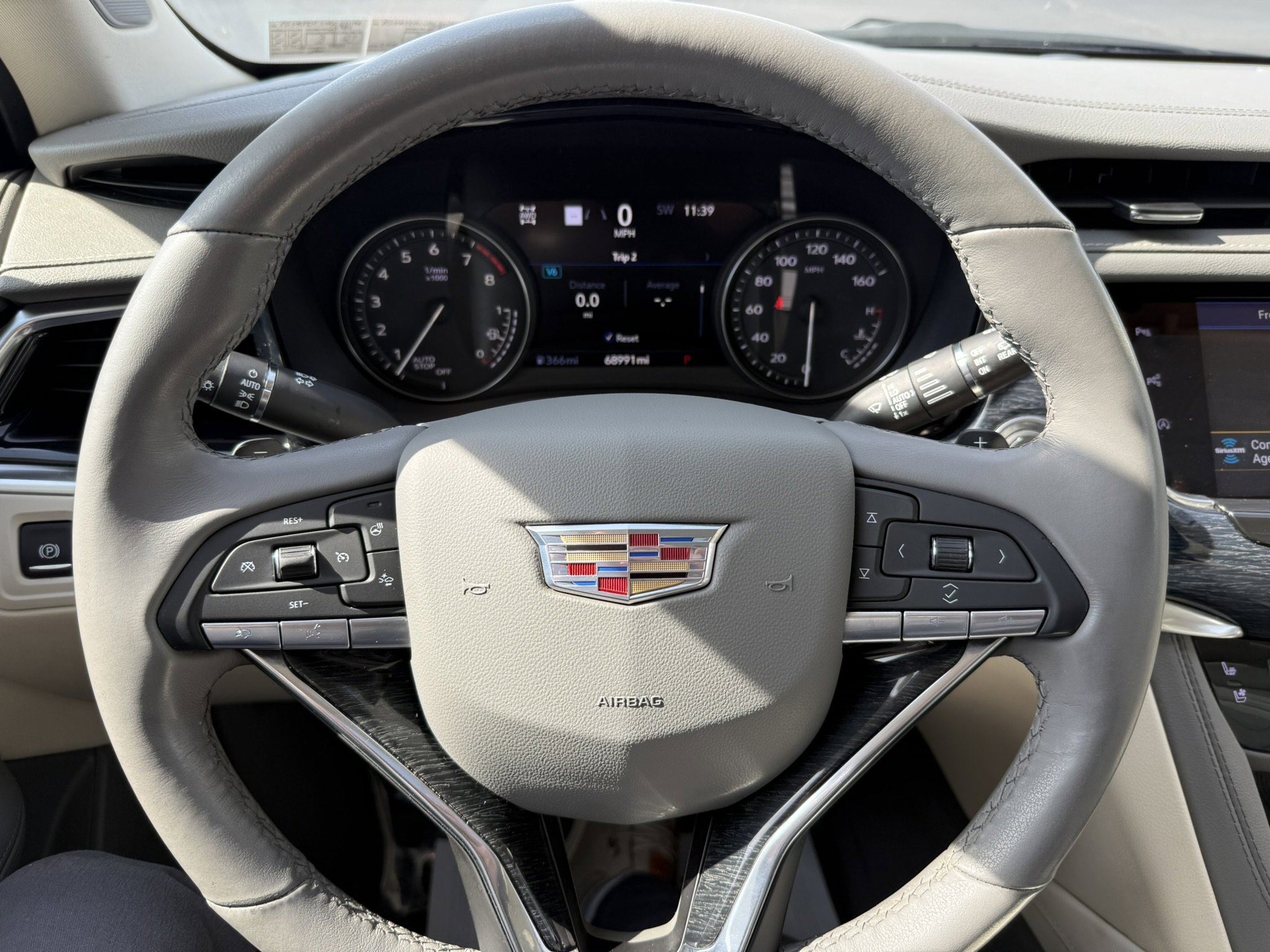 Used 2023 Cadillac XT6 Premium Luxury w/ Technology Package image 11