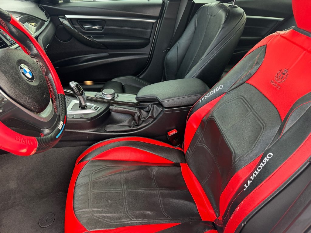 Used 2018 BMW 330e w/ Premium Package RWD image 10