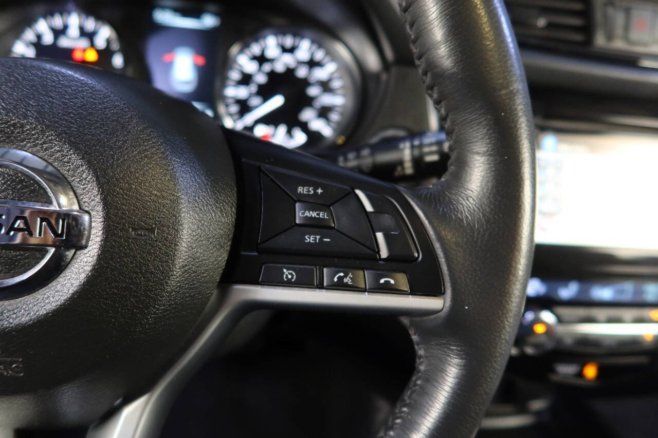 Used 2017 Nissan Rogue SL w/ SL Premium Package image 34