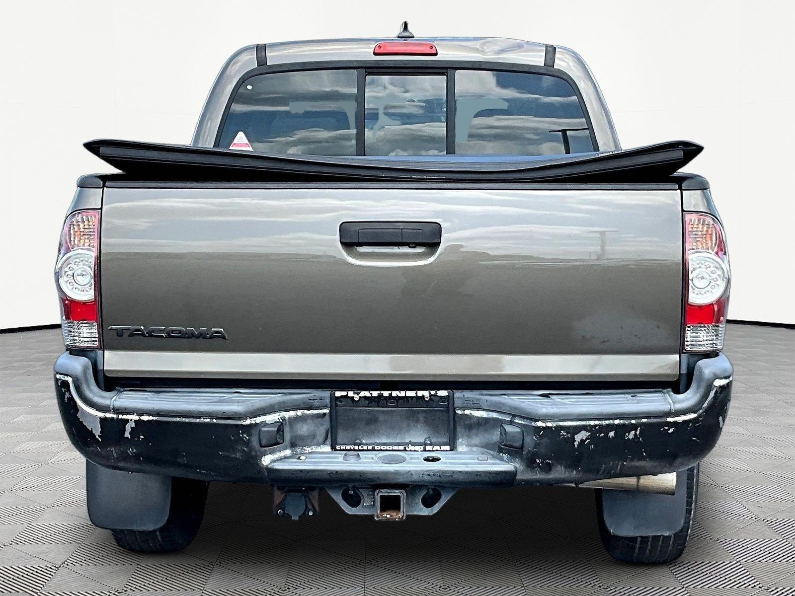 Used 2015 Toyota Tacoma PreRunner w/ SR5 Package RWD image 5