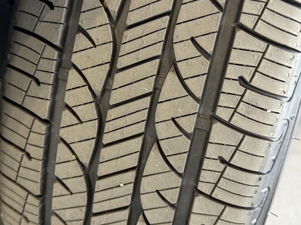 Used 2018 Toyota Corolla LE w/ Carpet Mat Package (TMS) image 17